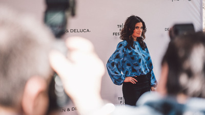 Idina Menzel Talks FROZEN, RENT, WICKED, and Finding Her Own Voice at Tribeca 2016