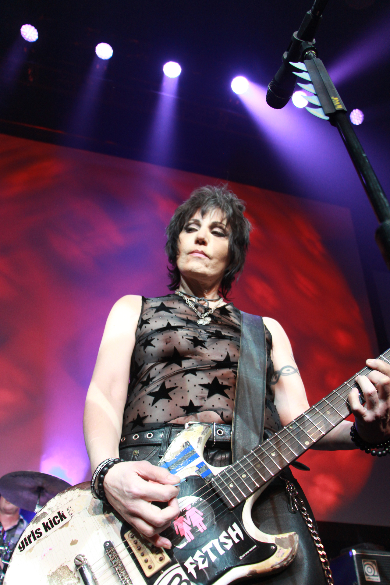 Joan Jett Rocked Out With Green Day For Special One-Night-Only GEEZER ...